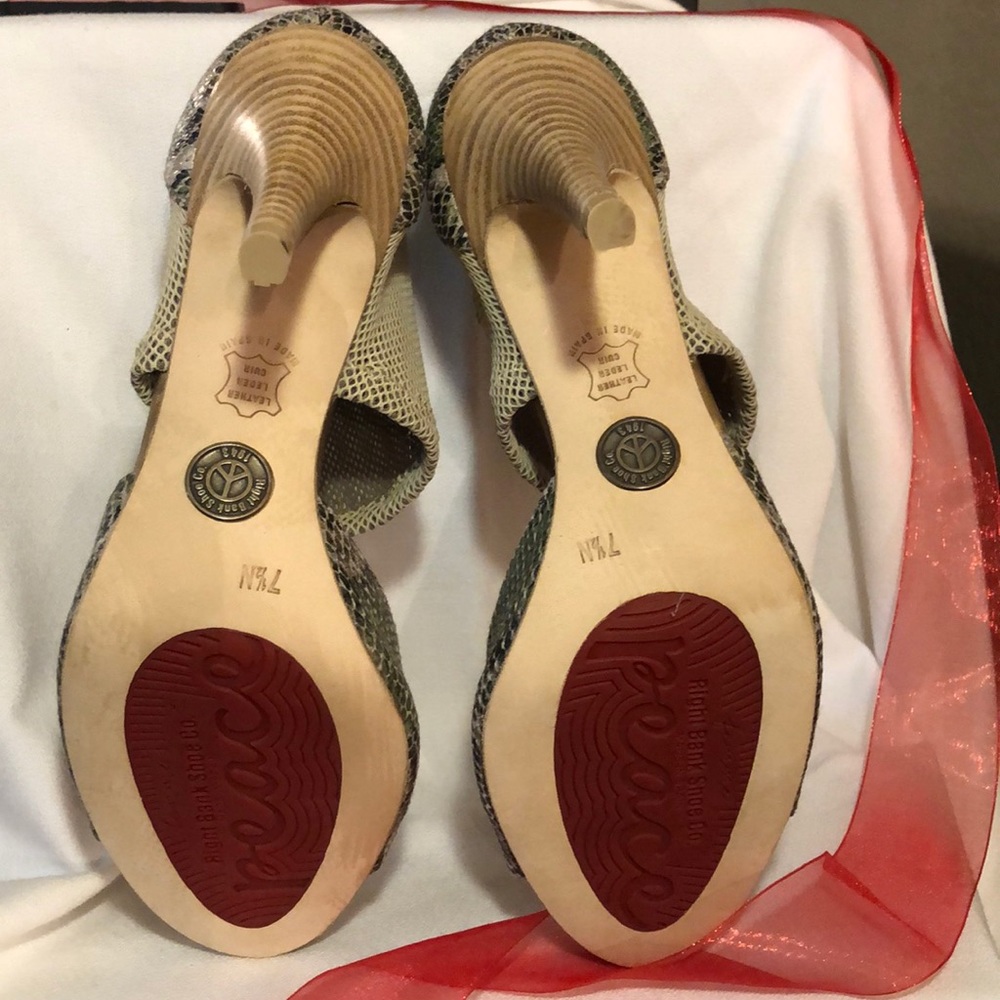 Shoes - Picture 4 of 6